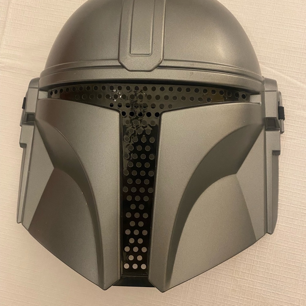 Silver Mandalorian Helmet
